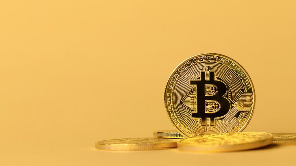 Bitcoin, analyse on-chain : les indicateurs signalent que les BTC récents sont dépensés