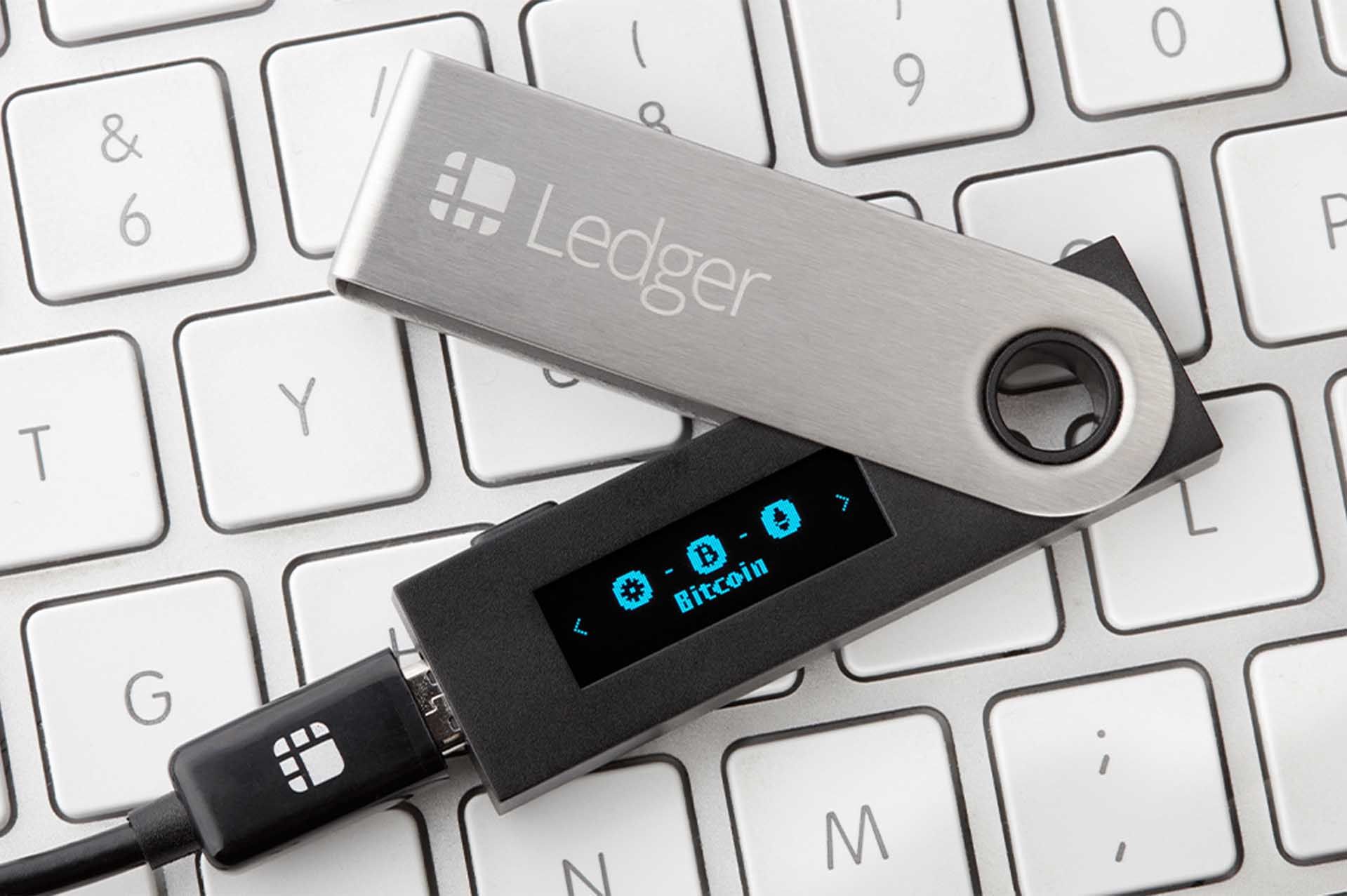 Des escrocs envoient de fausses clés USB Ledger pour voler des  cryptomonnaies - Les Numériques