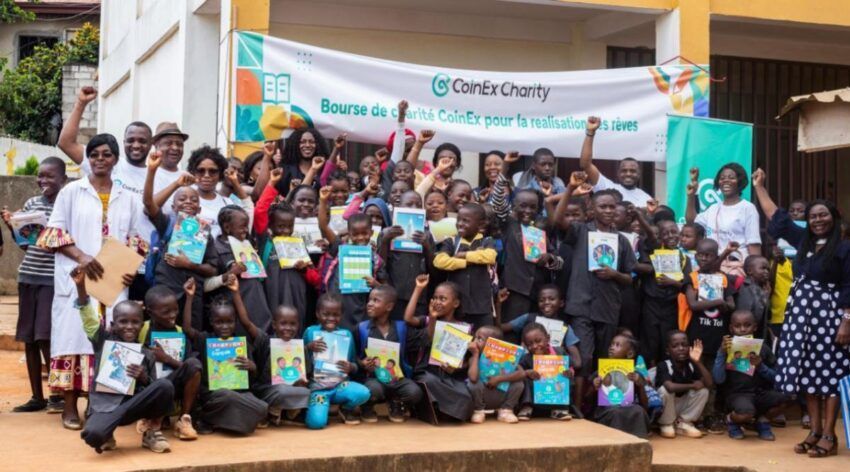 CoinEx Charity Soutient L’Éducation En Afrique Avec Des Bourses Et Des Fournitures Scolaires Pour Les Élèves Défavorisés
